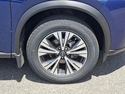 Used 2023 Nissan Rogue SV AWD/4WD image 11