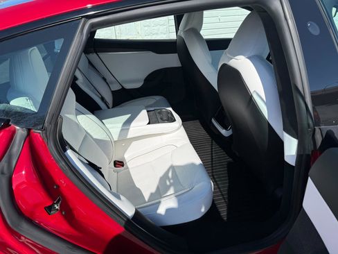 Used 2021 Tesla Model S Plaid image 15