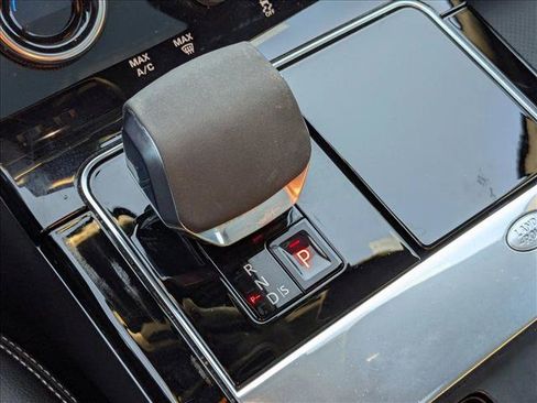 Used 2023 Land Rover Range Rover Velar R-Dynamic S image 13