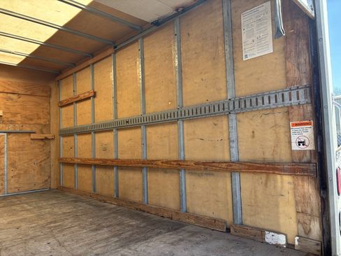 Used 2015 Chevrolet Express 3500 Extended RWD image 16