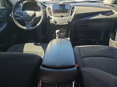 Used 2022 Chevrolet Malibu LT image 3