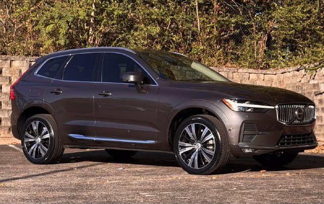 Used 2022 Volvo XC60 B5 Inscription w/ Advanced Package AWD/4WD image 2