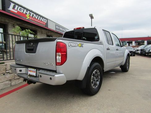 Used 2018 Nissan Frontier PRO-4X AWD/4WD image 3