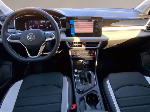 New 2026 Volkswagen Taos SEL image 5