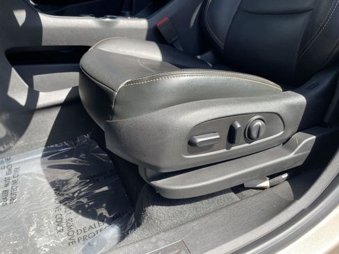 Used 2018 GMC Terrain SLT w/ Preferred Package image 11