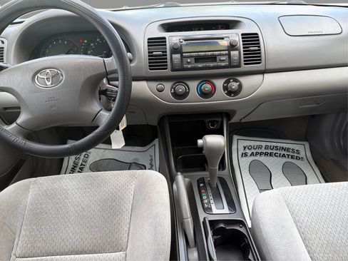Used 2004 Toyota Camry FWD image 29