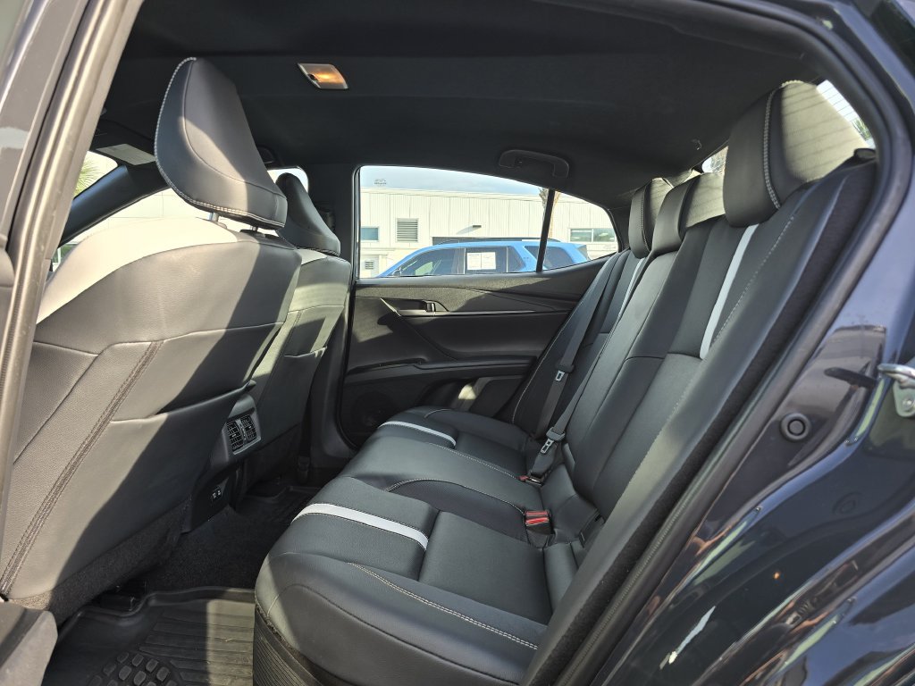 Used 2025 Toyota Camry SE FWD image 13