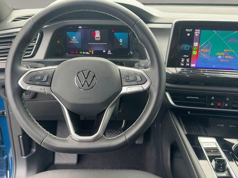 Used 2025 Volkswagen Atlas Cross Sport SE image 10