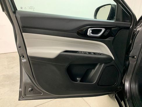 Used 2022 Jeep Compass Limited w/ Elite Group image 16