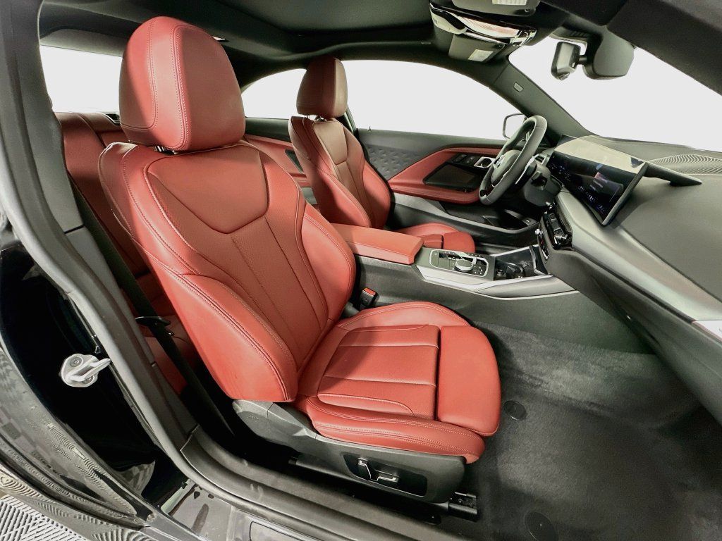 Used 2025 BMW 230i Coupe w/ M Sport Package RWD image 29