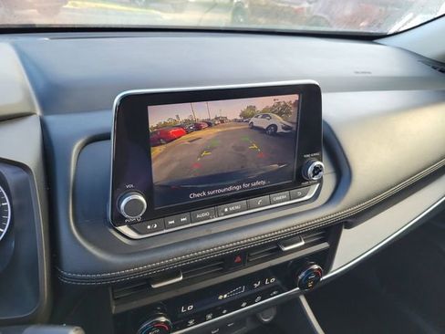 Used 2024 Nissan Rogue SV FWD image 23