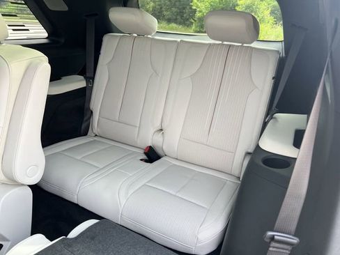 New 2026 Cadillac Vistiq Sport w/ LPO, Floor Liner Package AWD/4WD image 14