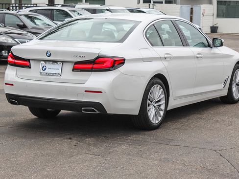 Certified 2023 BMW 530i w/ Premium Package image 6