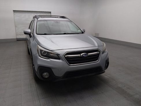 Used 2018 Subaru Outback 2.5i Limited AWD/4WD image 14