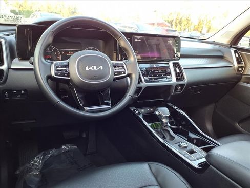 Certified 2022 Kia Sorento SX image 14