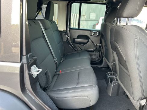 Certified 2022 Jeep Wrangler Unlimited Sport image 32