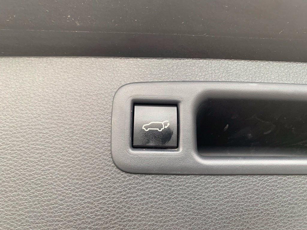 Used 2023 Toyota Highlander LE FWD image 34