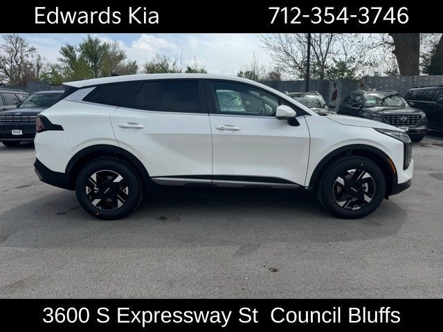 New 2026 Kia Sportage LX AWD/4WD image 2