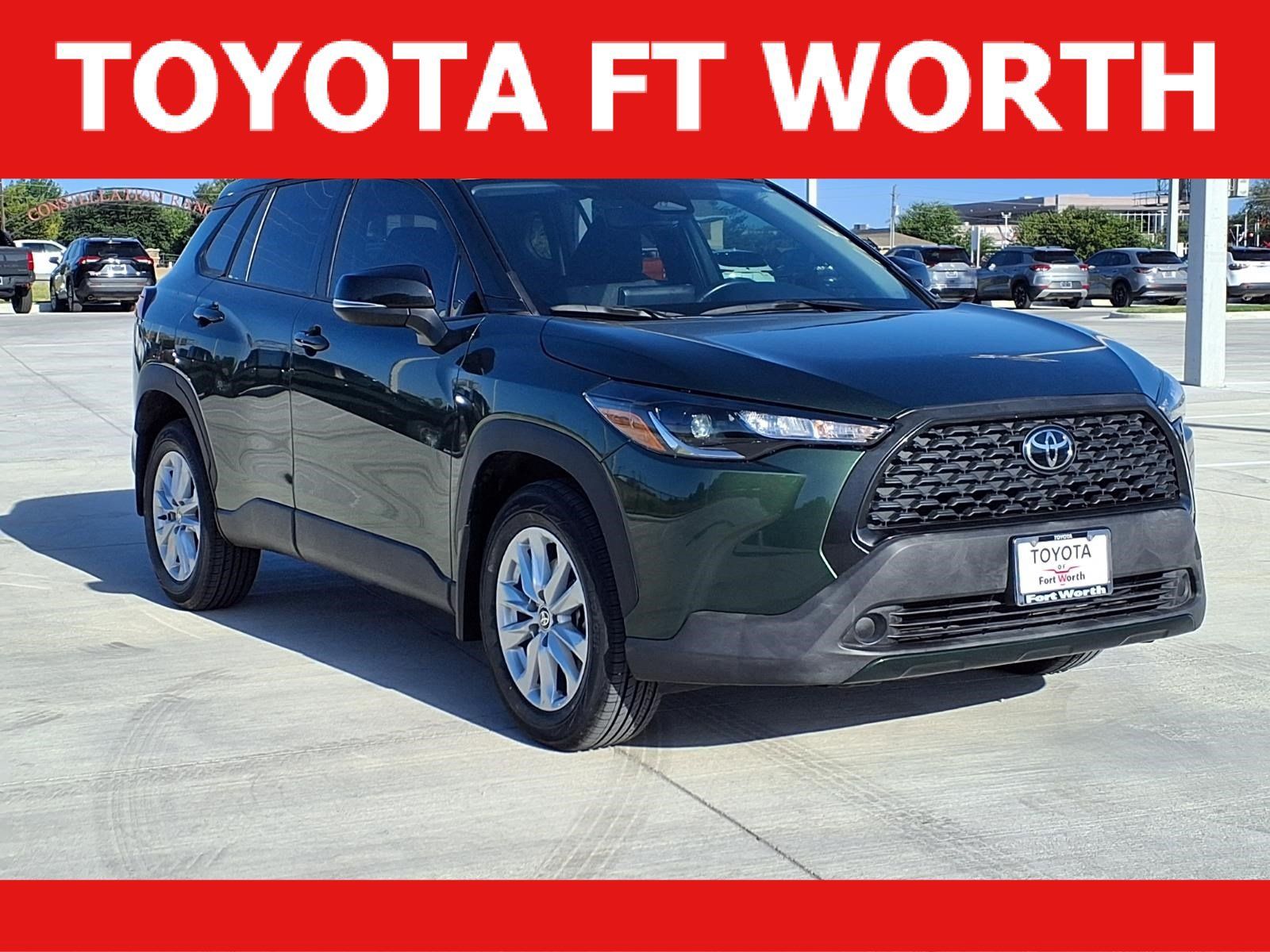 Used 2025 Toyota Corolla Cross LE FWD image 1