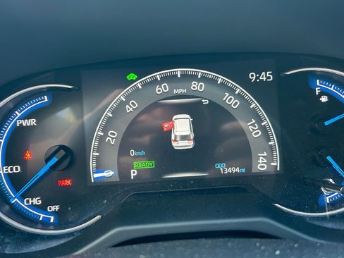 Used 2025 Toyota RAV4 LE image 27