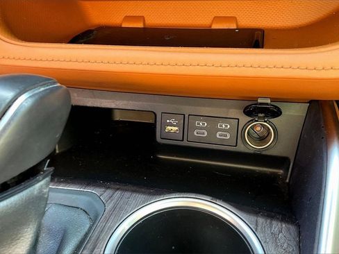 Used 2024 Toyota Highlander Platinum image 21