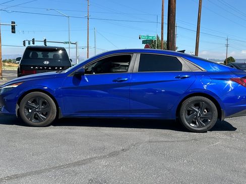 Used 2022 Hyundai Elantra SEL FWD image 7
