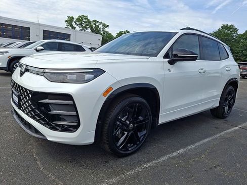 New 2026 Volkswagen Tiguan SE R-Line AWD/4WD image 2