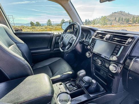 Used 2020 Toyota 4Runner Venture w/ Moonroof Package image 40