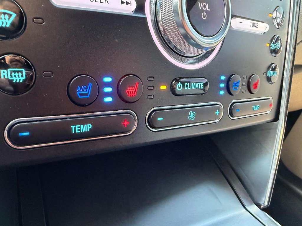 Used 2018 Ford Explorer Limited w/ Ford Safe & Smart Package FWD image 44