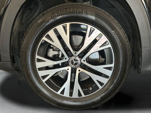 Used 2024 Mercedes-Benz GLB 250 image 33