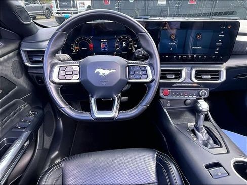Used 2025 Ford Mustang Premium RWD image 5