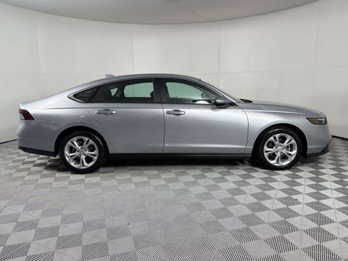 Used 2025 Honda Accord LX image 8