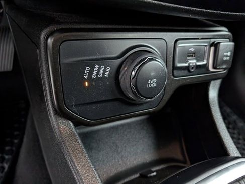 Used 2023 Jeep Renegade Latitude image 5