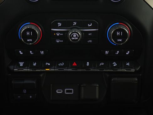 Used 2021 Chevrolet Silverado 2500 High Country w/ Safety Package II image 19