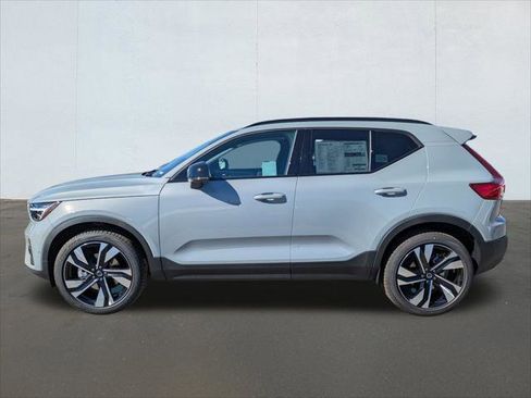 New 2026 Volvo XC40 B5 Ultra w/ Climate Package image 3