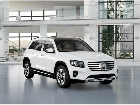 Used 2026 Mercedes-Benz GLB 250 image 12