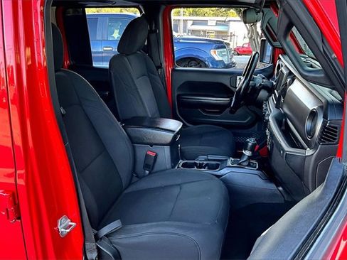 Used 2021 Jeep Gladiator Sport image 25