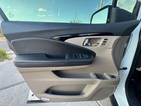 Used 2021 Honda Pilot Touring image 25
