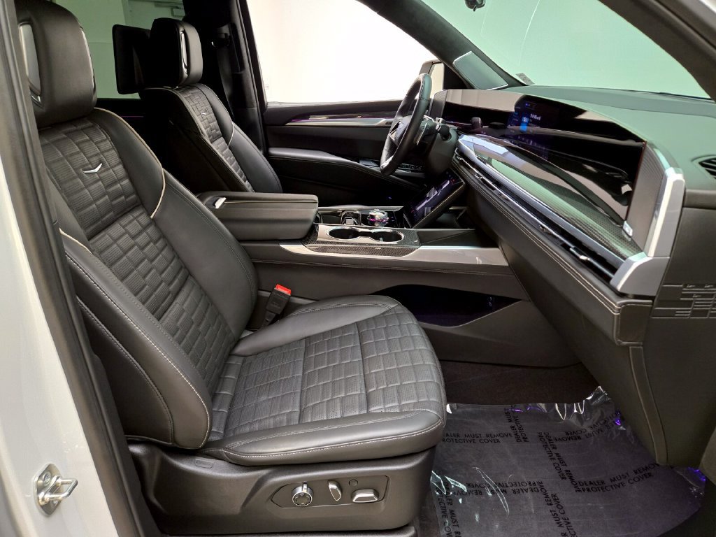 Used 2025 Cadillac Escalade V AWD/4WD image 27