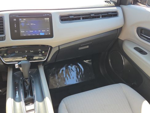 Used 2018 Honda HR-V EX image 14