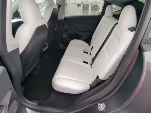 Used 2023 Tesla Model Y Long Range image 13