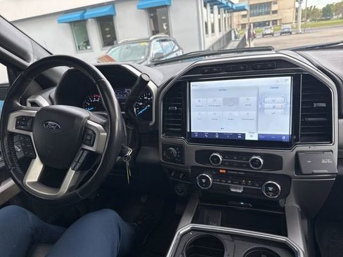 Used 2022 Ford F250 Lariat w/ Black Appearance Package image 13