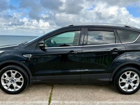Used 2016 Ford Escape Titanium FWD image 8