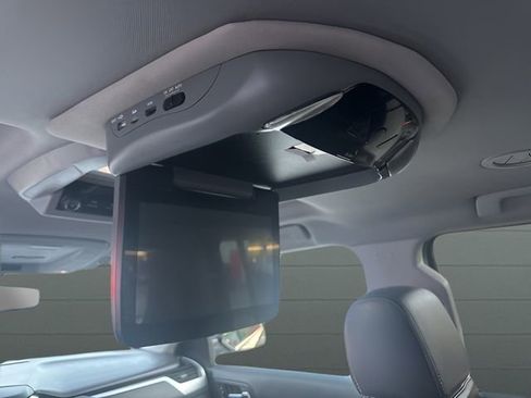 Used 2020 Chevrolet Suburban LS image 17