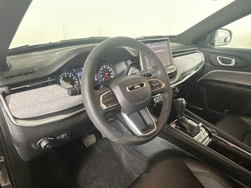 Used 2024 Jeep Compass Latitude w/ Sun and Sound Group AWD/4WD image 13