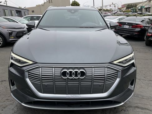 Used 2019 Audi e-tron Prestige w/ Prestige Package image 93