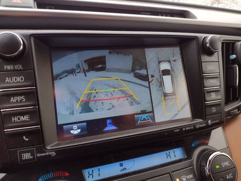 Used 2018 Toyota RAV4 Limited image 26