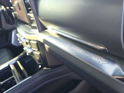 Used 2025 Ford F250 Platinum image 21