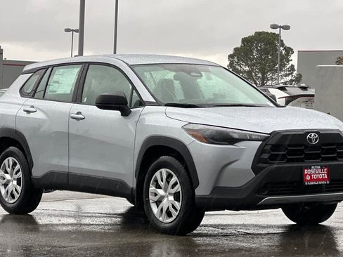 New 2026 Toyota Corolla Cross L image 9