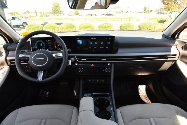 Used 2025 Hyundai Sonata SEL FWD image 7